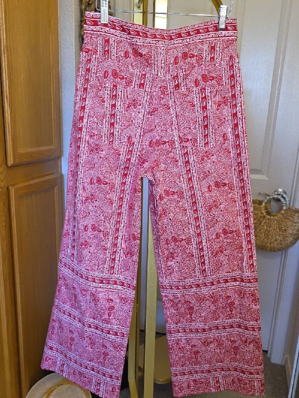 Printed Wide-Leg Cotton Pants in Pinky Red White Floral Paisley Medium (S) - Picture 3 of 12